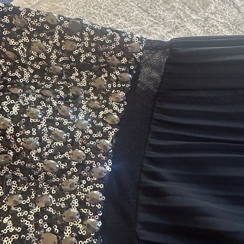 AQUA Black Chiffon Sequins Strapless Sweetheart Formal Gown - Picture 6 of 9